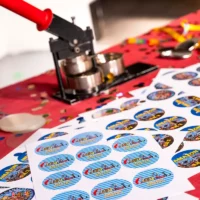 Atelier créatif badge - Mon arbre de Noël